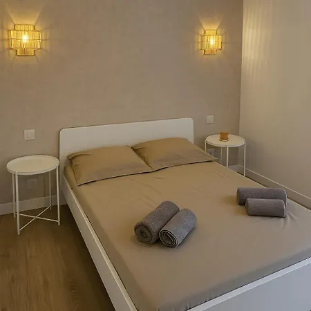 Daire Between Sea And Ramparts - Elegance And Comfort