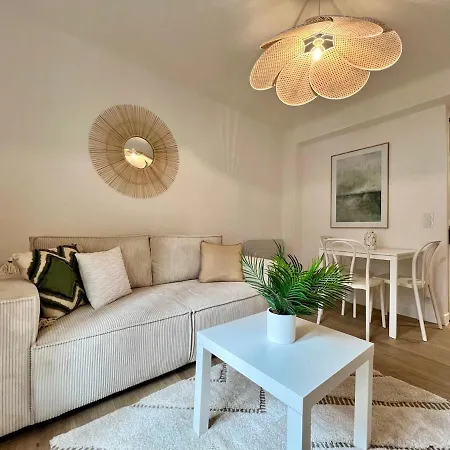 Between Sea And Ramparts - Elegance And Comfort Αντίμπ